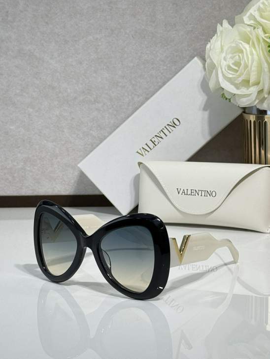 Picture of Valentino Sunglasses _SKUfw77816973fw